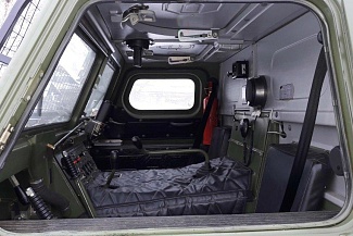 Селекторная связь; Ремни безопасности в кабине; Огнетушитель в кабине с креплениями