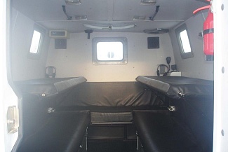 Пассажирский салон: Преобразователь напряжения 24В/12В/220В; Ремни безопасности; Огнетушители с креплениями;